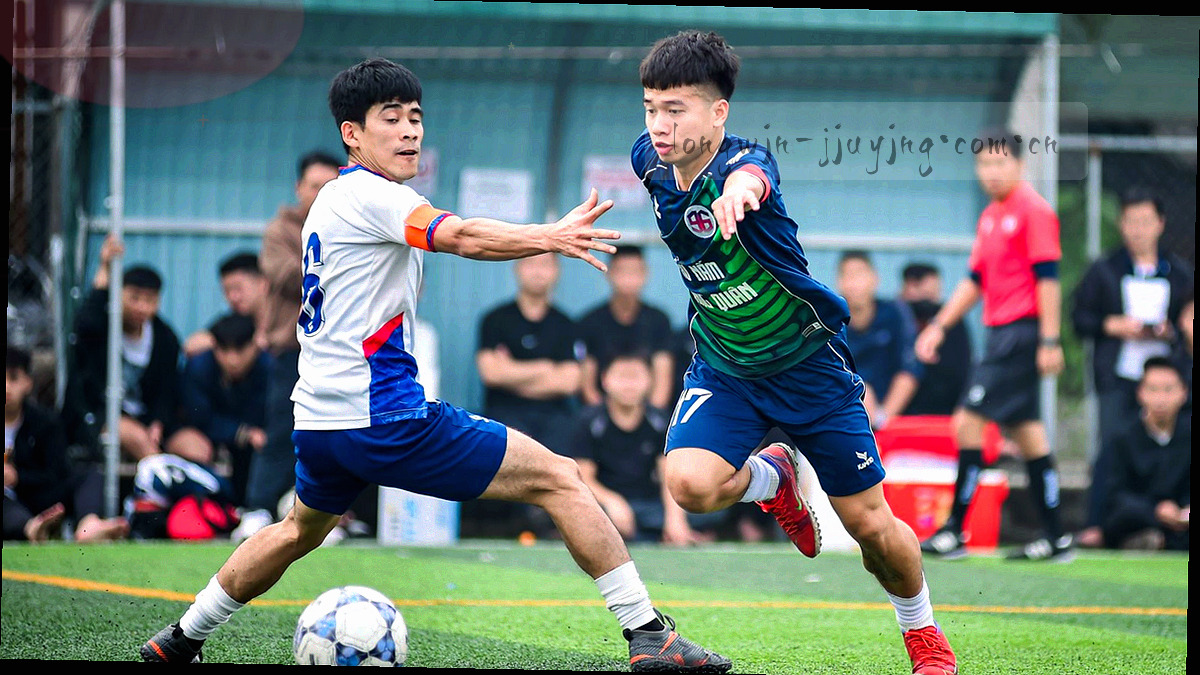 从站内导航进入个人区域第二栏查看访问记录的两步路径示意